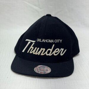 vintage Oklahoma City Thunder Mitchell & Ness  snapback hat basketball hat